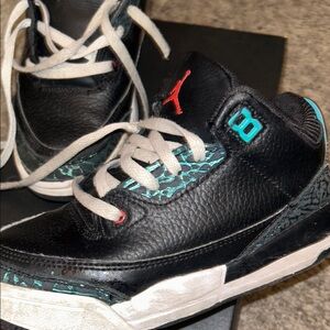 Jordan Kids Black and Teal Sneakers